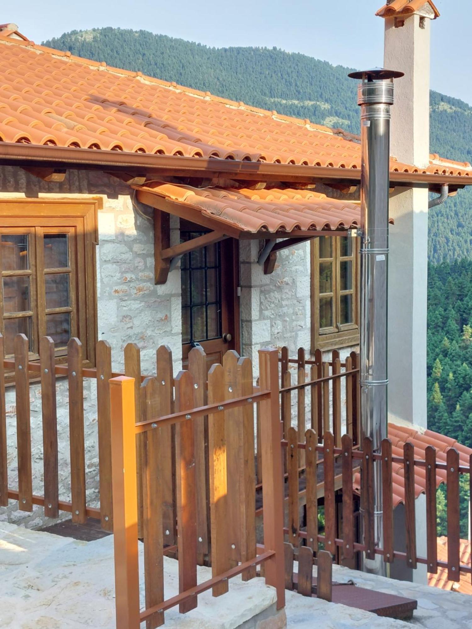 Villa Korfes-Κορφές Τριώροφη Βίλα Για Οικογένειες Και Παρέες Karpenísion Exteriér fotografie
